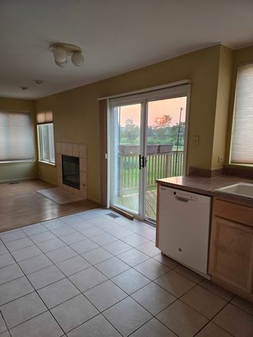 2135 Feldott Lane, Naperville, IL 60540