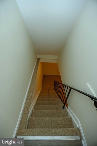 5 REACHING CIR, Baltimore, MD 21221