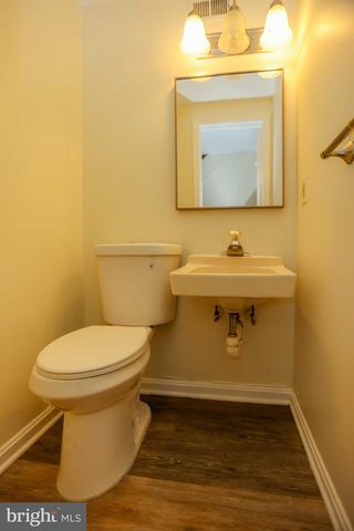 5 REACHING CIR, Baltimore, MD 21221