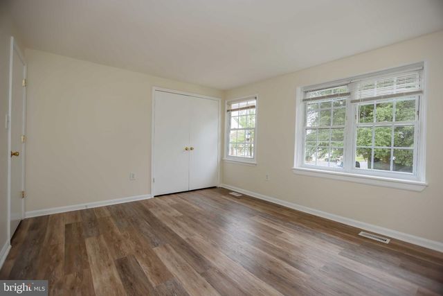 5 REACHING CIR, Baltimore, MD 21221