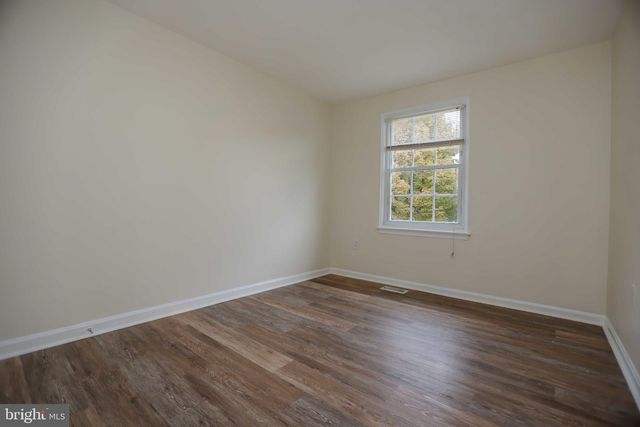 5 REACHING CIR, Baltimore, MD 21221