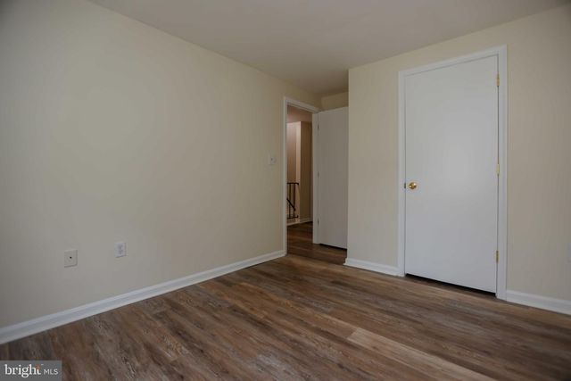 5 REACHING CIR, Baltimore, MD 21221