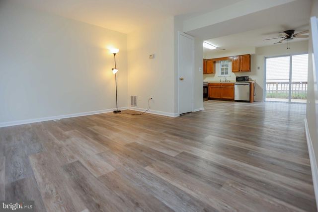 5 REACHING CIR, Baltimore, MD 21221