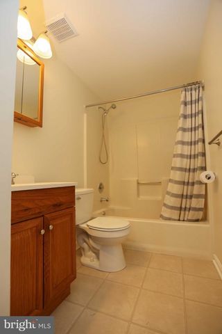 5 REACHING CIR, Baltimore, MD 21221