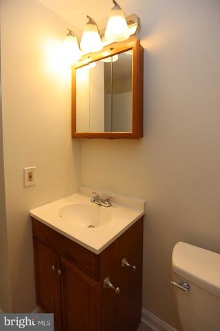 5 REACHING CIR, Baltimore, MD 21221
