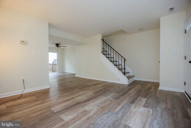 5 REACHING CIR, Baltimore, MD 21221
