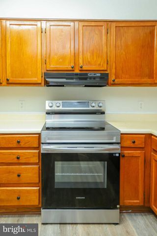 5 REACHING CIR, Baltimore, MD 21221
