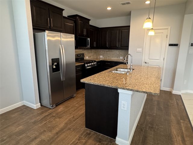 2511 Allview Lane, Glenn Heights, TX 75154