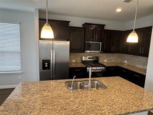 2511 Allview Lane, Glenn Heights, TX 75154