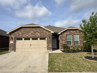 2511 Allview Lane, Glenn Heights, TX 75154