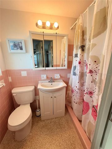 551 E SEMINOLE DRIVE, Venice, FL 34293