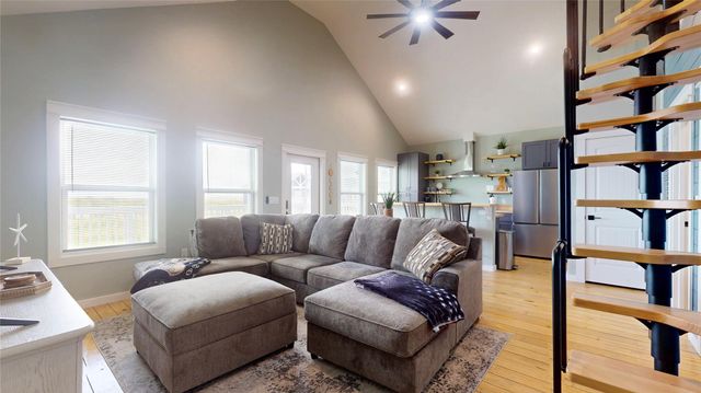 1062 Shady Lane, Gilchrist, TX 77617