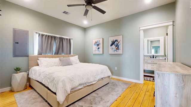 1062 Shady Lane, Gilchrist, TX 77617