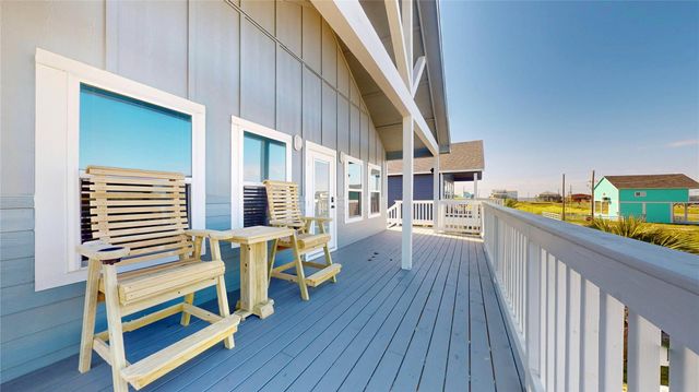1062 Shady Lane, Gilchrist, TX 77617