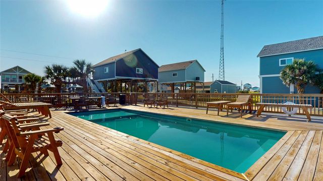 1062 Shady Lane, Gilchrist, TX 77617