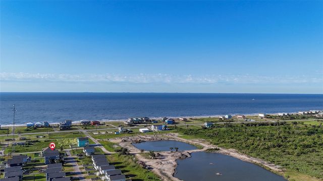 1062 Shady Lane, Gilchrist, TX 77617