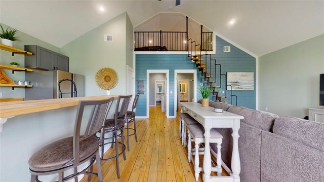 1062 Shady Lane, Gilchrist, TX 77617