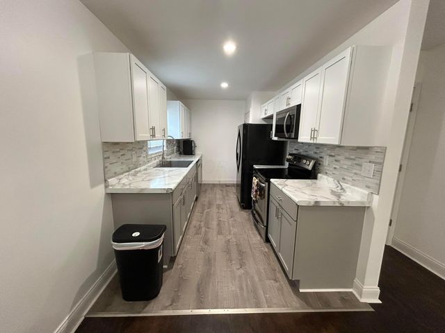 848 Fairwood Avenue, Columbus, OH 43205
