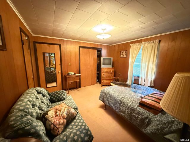 1005 SPRING BAY Road, East Peoria, IL 61611