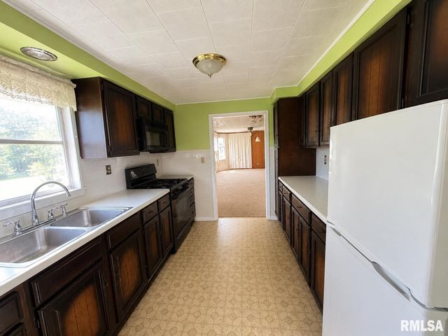 1005 SPRING BAY Road, East Peoria, IL 61611