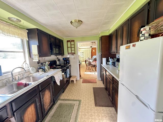 1005 SPRING BAY Road, East Peoria, IL 61611