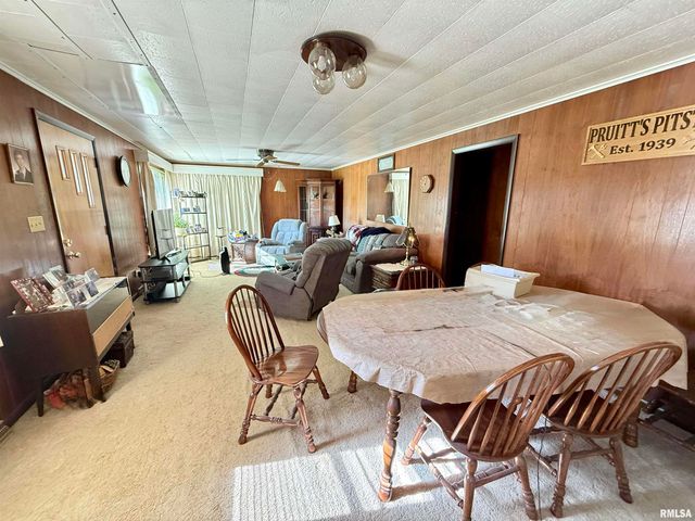1005 SPRING BAY Road, East Peoria, IL 61611