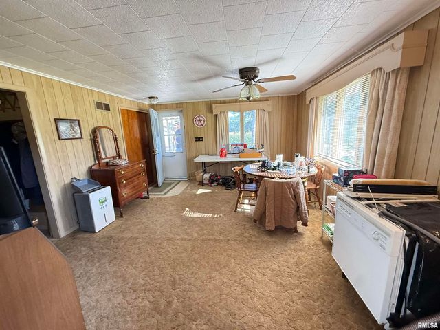 1005 SPRING BAY Road, East Peoria, IL 61611