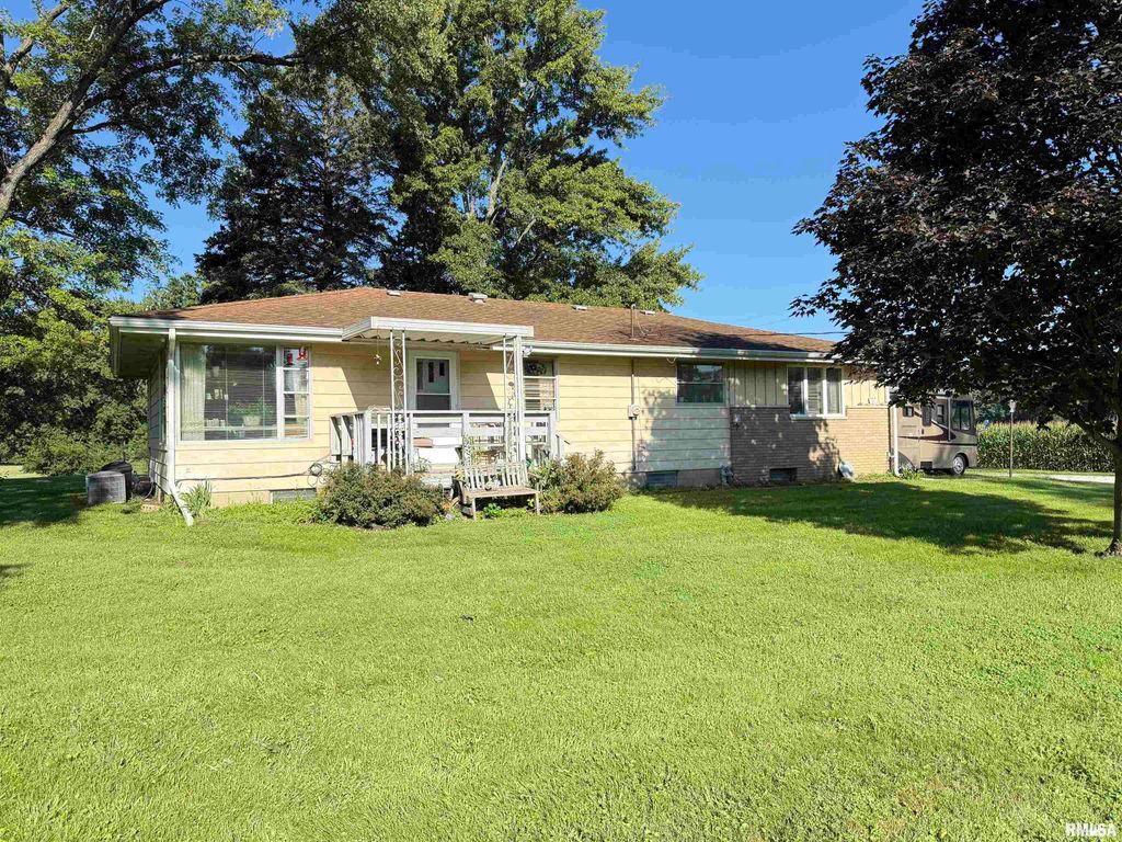 1005 SPRING BAY Road, East Peoria, IL 61611