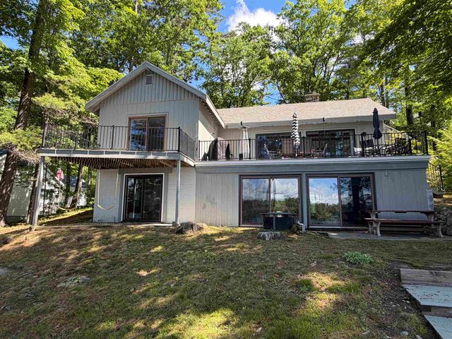 20 Governor Wentworth Highway, Tuftonboro, NH 03816