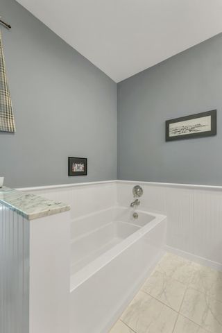 20 Governor Wentworth Highway, Tuftonboro, NH 03816