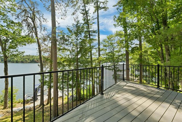 20 Governor Wentworth Highway, Tuftonboro, NH 03816