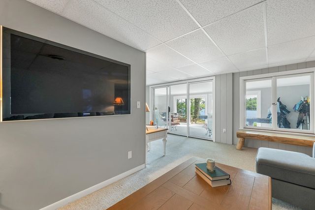 20 Governor Wentworth Highway, Tuftonboro, NH 03816