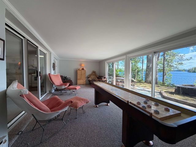 20 Governor Wentworth Highway, Tuftonboro, NH 03816