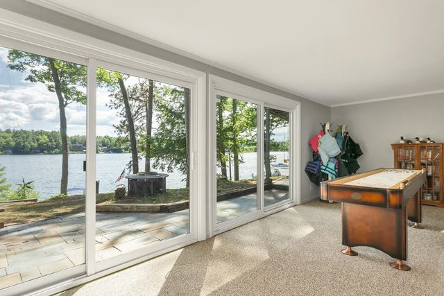 20 Governor Wentworth Highway, Tuftonboro, NH 03816