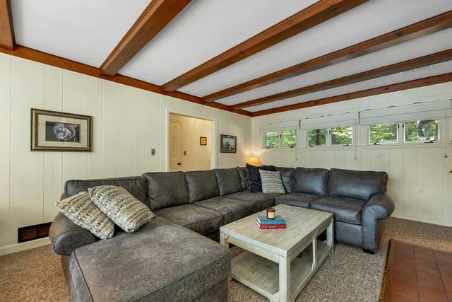 20 Governor Wentworth Highway, Tuftonboro, NH 03816