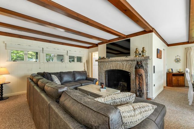 20 Governor Wentworth Highway, Tuftonboro, NH 03816