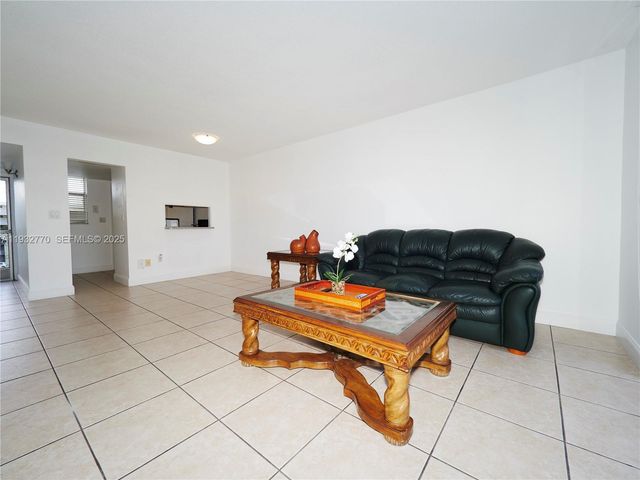 2861 Leonard Dr F412, Aventura, FL 33160