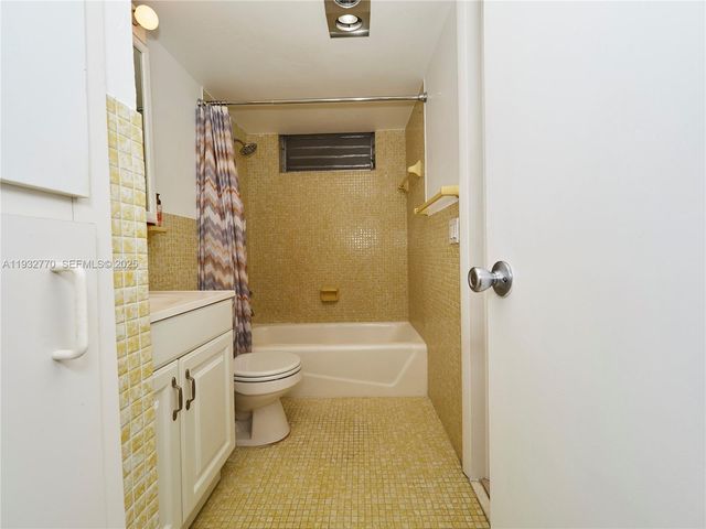 2861 Leonard Dr F412, Aventura, FL 33160