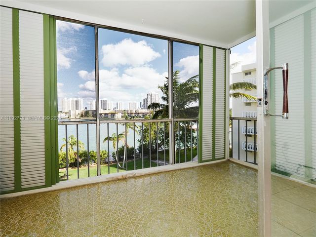 2861 Leonard Dr F412, Aventura, FL 33160