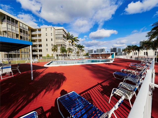 2861 Leonard Dr F412, Aventura, FL 33160