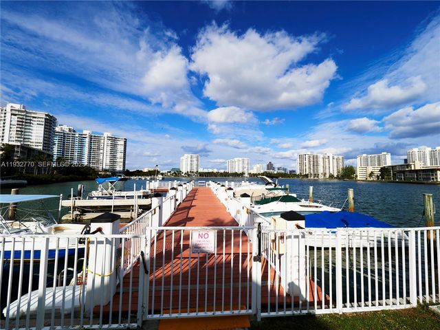 2861 Leonard Dr F412, Aventura, FL 33160