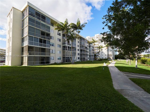 2861 Leonard Dr F412, Aventura, FL 33160