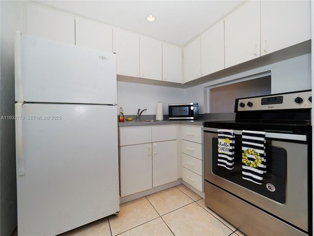 2861 Leonard Dr F412, Aventura, FL 33160