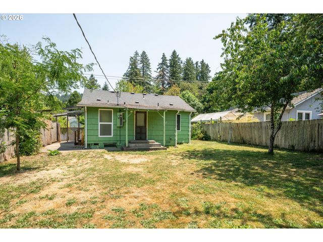 2570 EMERALD St, Eugene, OR 97403