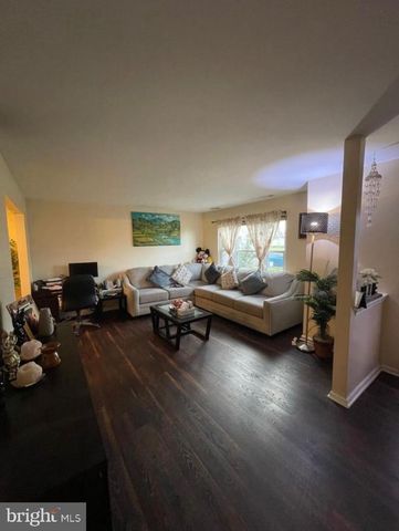 2019 CHATHAM DR, Bensalem, PA 19020