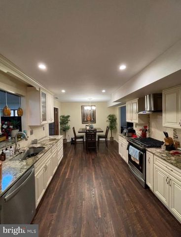 2019 CHATHAM DR, Bensalem, PA 19020