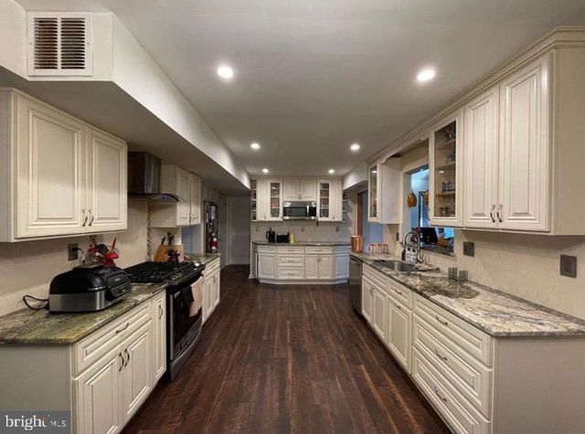 2019 CHATHAM DR, Bensalem, PA 19020