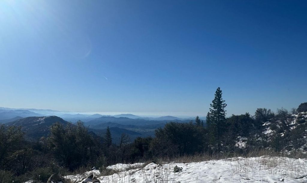 Image 2 of property listing at 42995 Vista Del Valle Lane, Auberry, CA 93602
