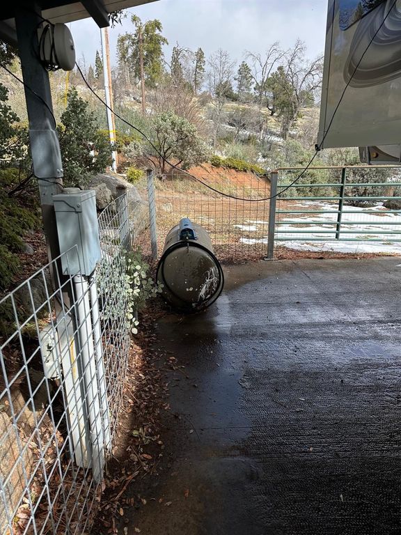 Image 20 of property listing at 42995 Vista Del Valle Lane, Auberry, CA 93602