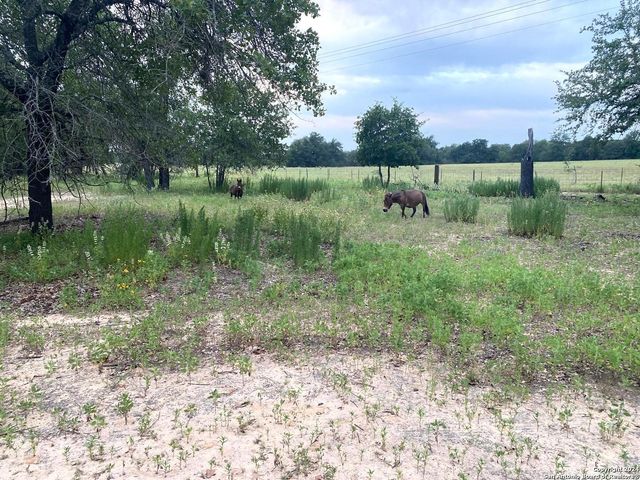 1550 E Hickory Ln, San Antonio, TX 78264